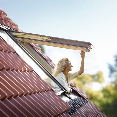 how to clean your velux top hung roof window 2
